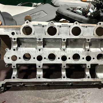 Tapa superior de culata Citroen Jumpy 2.0 HDI RHK 9656823180 - Imagen 2